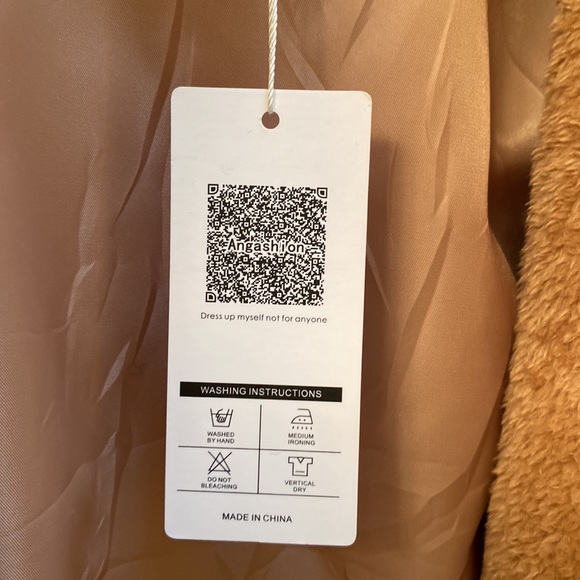 Angashion fuzzy, long coat - Picture 4 of 6